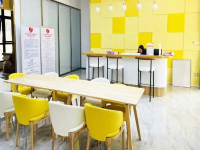 “快看，紅荔社區(qū)的“南粵家政”基層服務(wù)站”